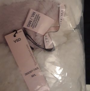 Victoria's Secret | Intimates & Sleepwear | Victorias Secret Ml Soft ...